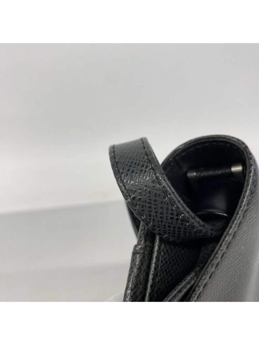 Louis Vuitton Clutch Taiga Selenga Ardoise